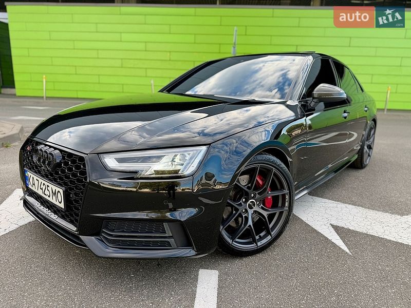 Седан Audi S4 2018 в Києві