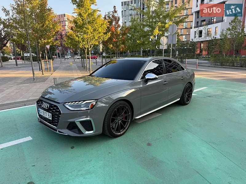 Audi S4