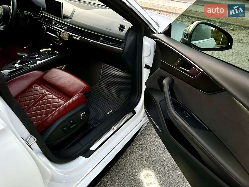 Купе Audi S5 Sportback 2018 в Днепре