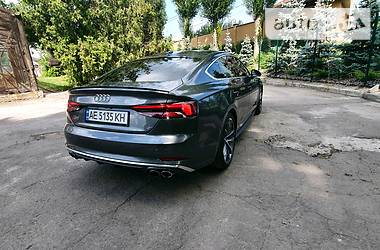 Седан Audi S5 2017 в 