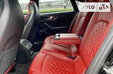 Седан Audi S5 2017 в Киеве