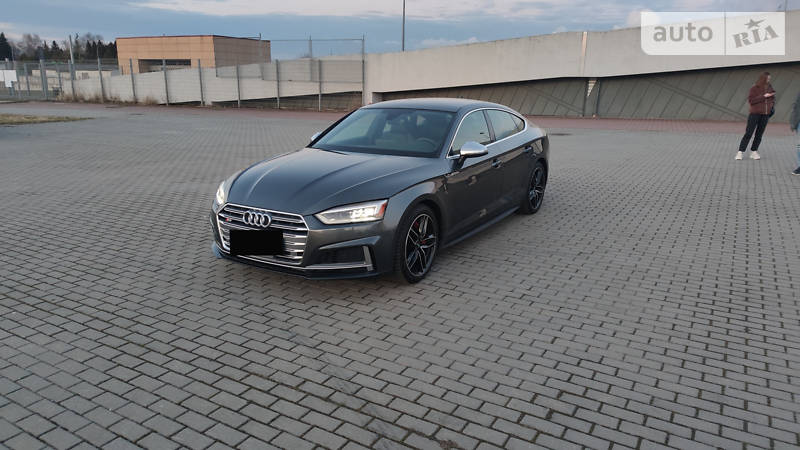 Кабриолет Audi S5 2019 в Львове