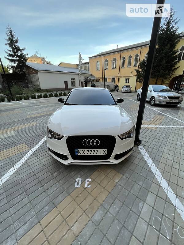 Купе Audi S5 2015 в Киеве