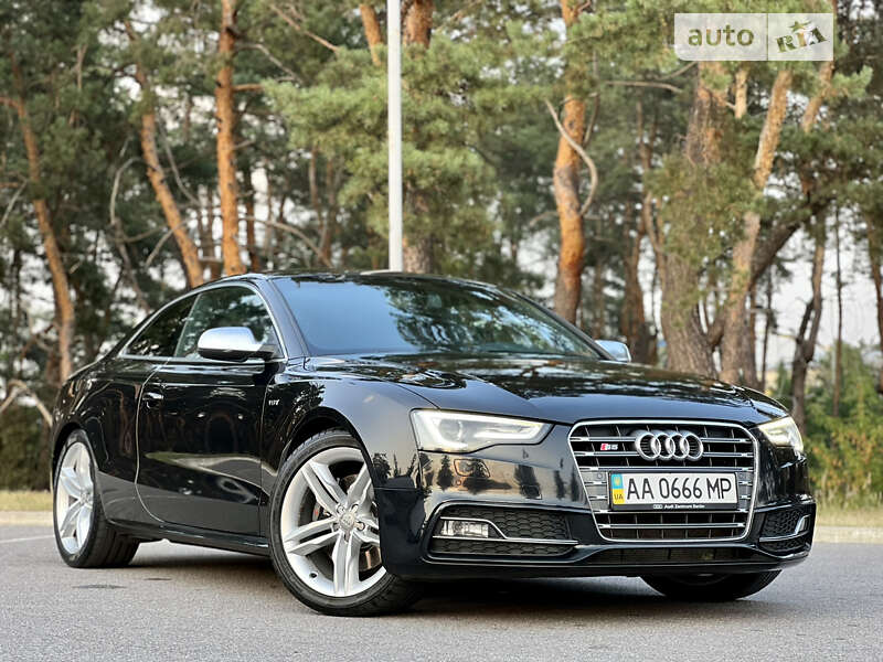 Купе Audi S5 2012 в Києві