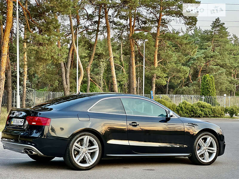 Купе Audi S5 2012 в Києві