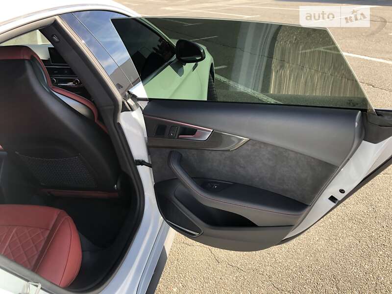 Лифтбек Audi S5 2017 в Харькове