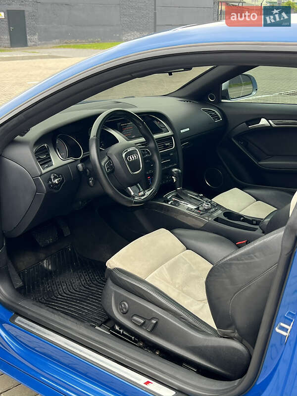 Купе Audi S5 2009 в Ивано-Франковске
