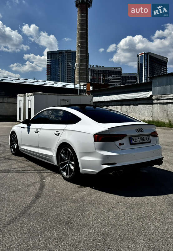 Купе Audi S5 2017 в Киеве