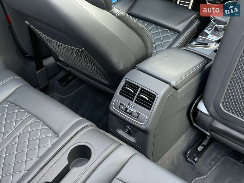 Кабріолет Audi S5 2022 в Києві