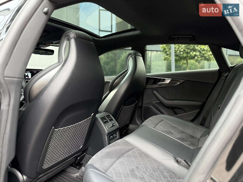 Купе Audi S5 2022 в Львове