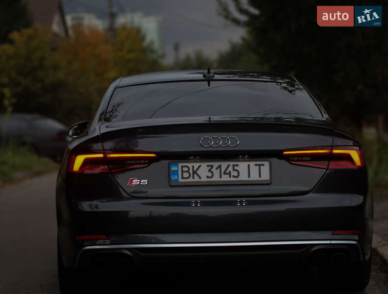 Купе Audi S5 2017 в Киеве