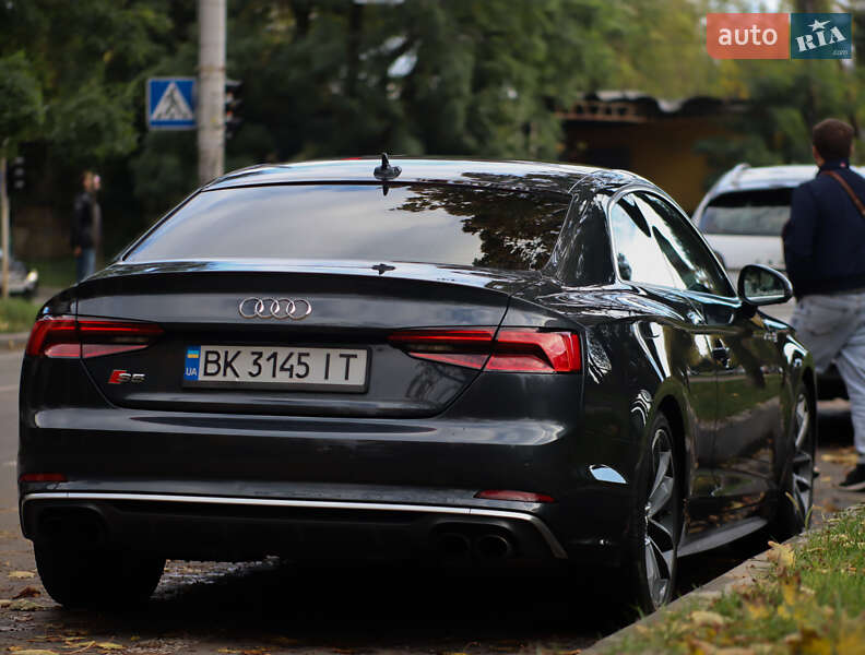 Купе Audi S5 2017 в Киеве