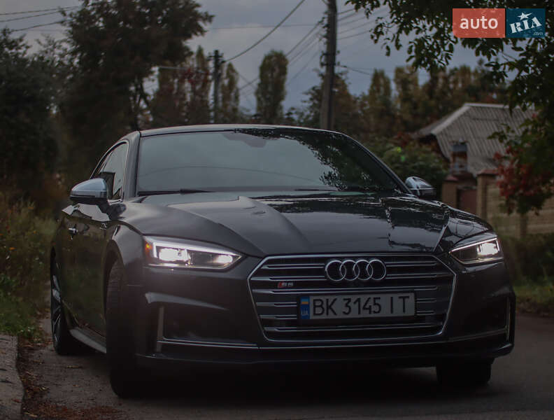 Купе Audi S5 2017 в Киеве