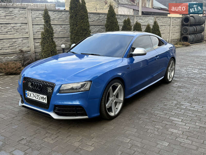 Купе Audi S5 2009 в Львове