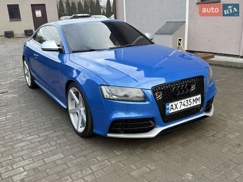 Купе Audi S5 2009 в Львове