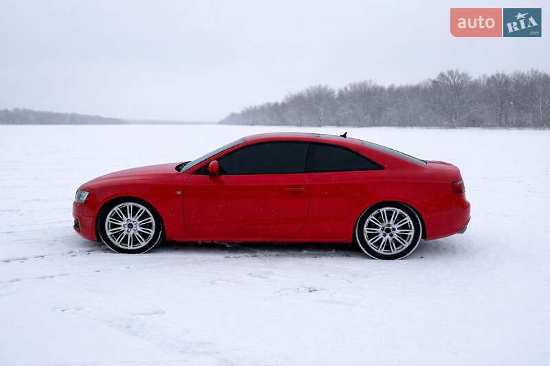 Купе Audi S5 2011 в Бершаді