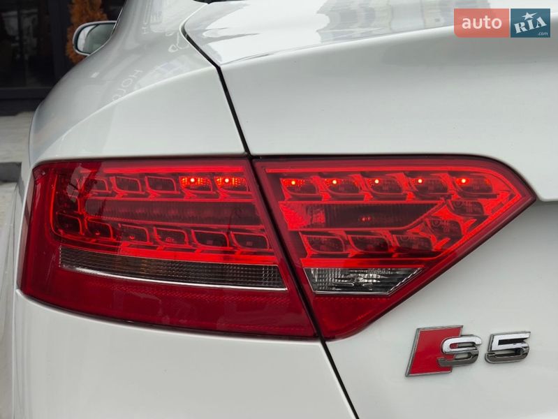 Купе Audi S5 2010 в Києві