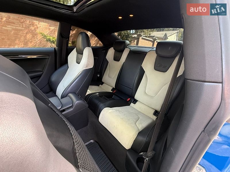 Купе Audi S5 2009 в Львові