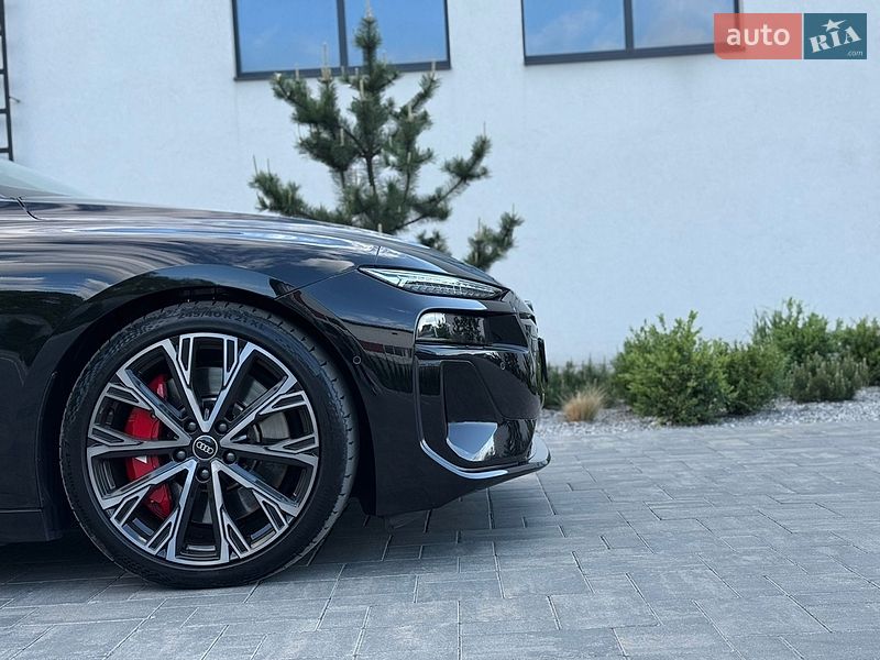 Универсал Audi S6 e-tron 2025 в Луцке