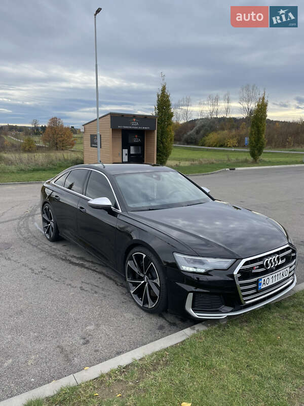 Седан Audi S6 2019 в Мукачево