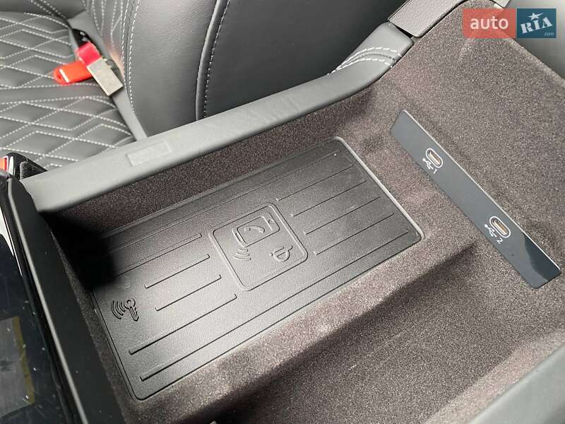 Седан Audi S6 2023 в Львові