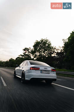 Седан Audi S6 2015 в 