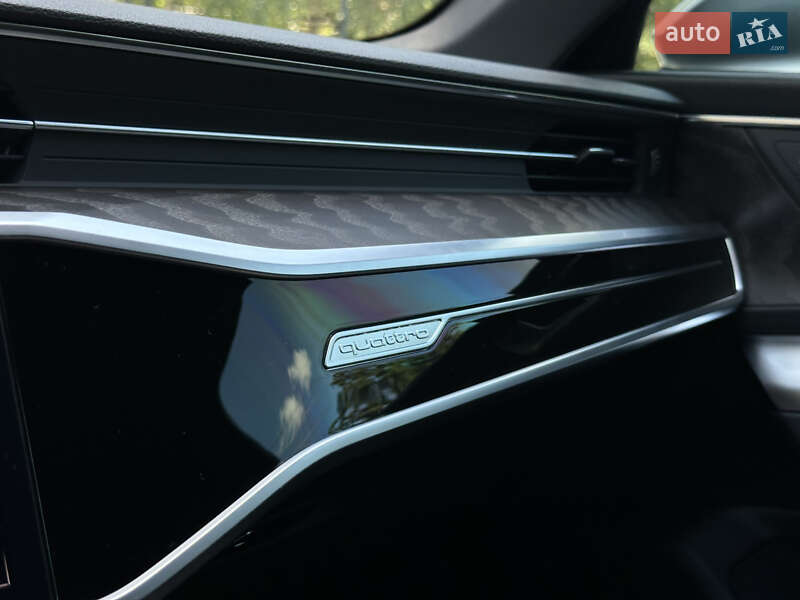 Седан Audi S6 2022 в Гостомелі