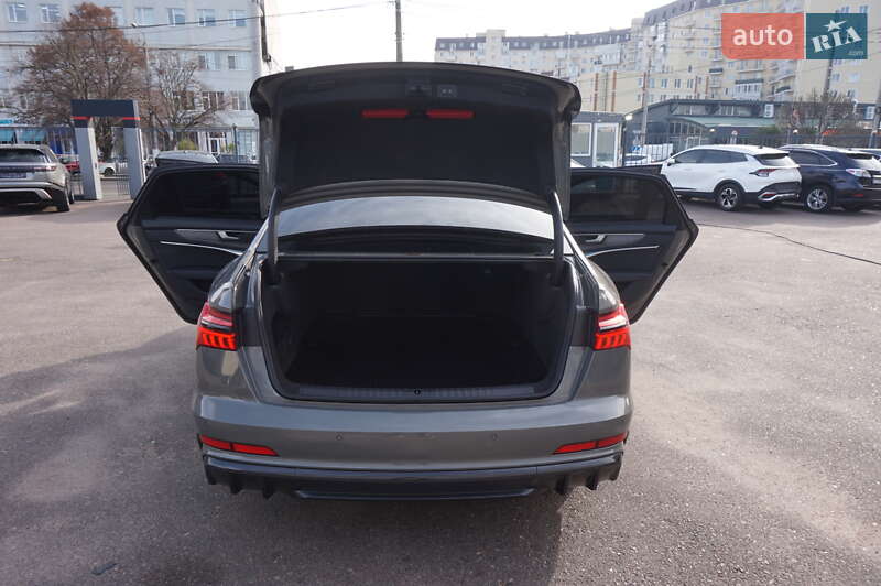 Седан Audi S6 2023 в Одесі