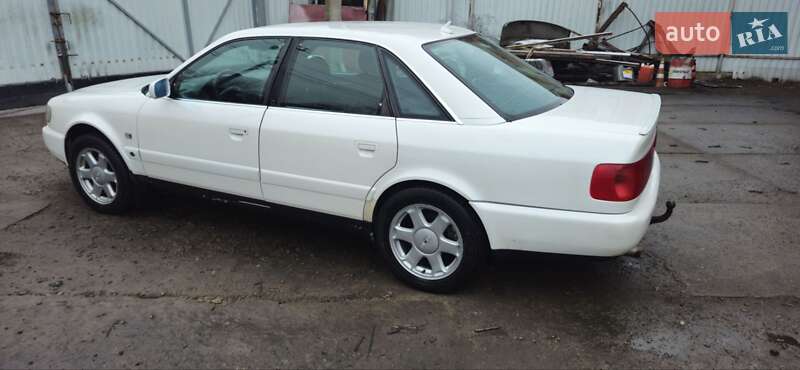 Седан Audi S6 1995 в Полтаве