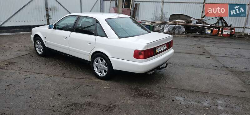 Седан Audi S6 1995 в Полтаве
