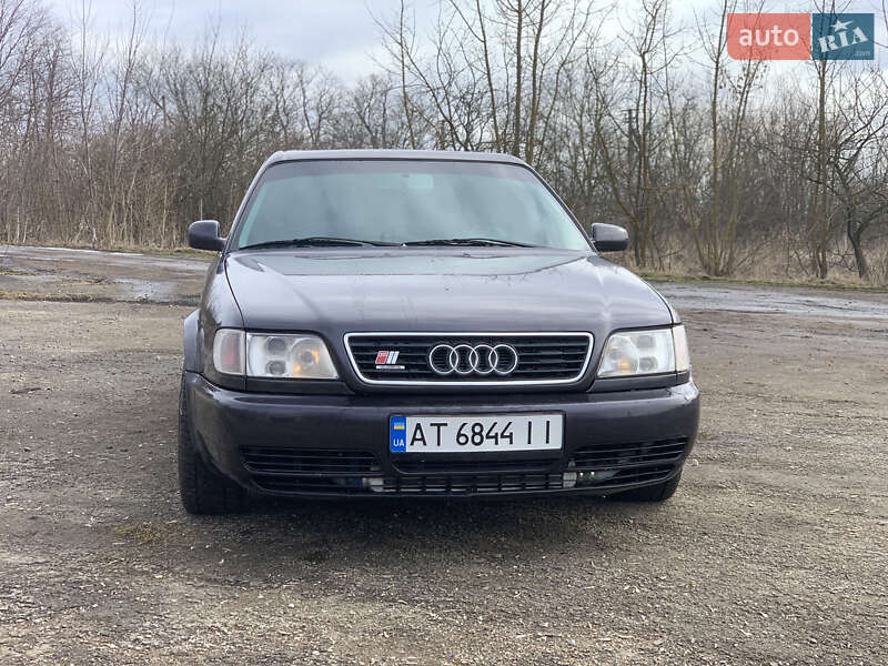 Седан Audi S6 1994 в Тлумаче