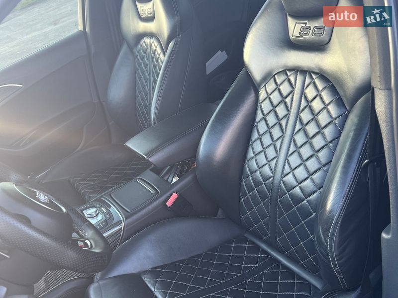 Седан Audi S6 2012 в Львові