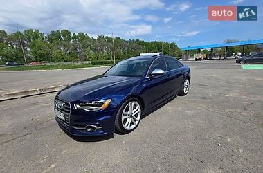 Седан Audi S6 2013 в Полтаві
