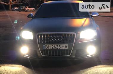 Седан Audi S8 2006 в Одессе