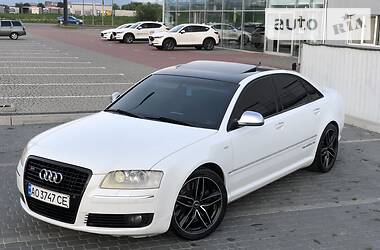 Седан Audi S8 2008 в Ужгороді