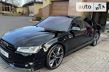 Седан Audi S8 2015 в Виноградове