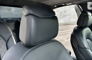 Седан Audi S8 2013 в 