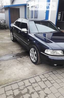 Седан Audi S8 1999 в Калуші