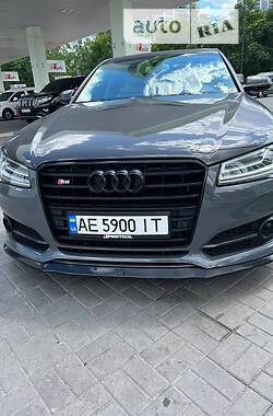 Седан Audi S8 2016 в Киеве