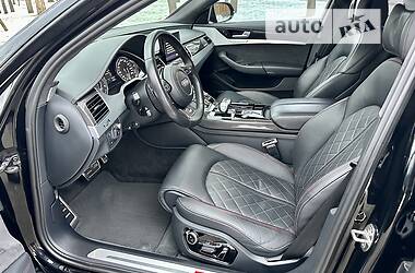 Седан Audi S8 2016 в 