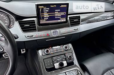 Седан Audi S8 2016 в 