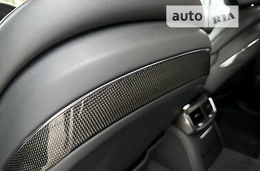 Седан Audi S8 2016 в 