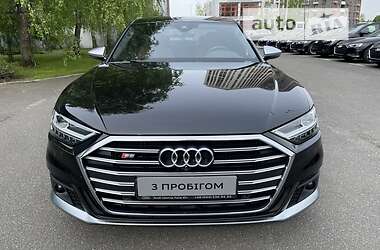 Седан Audi S8 2021 в 