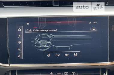 Седан Audi S8 2021 в 