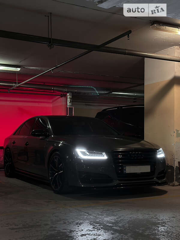 Седан Audi S8 2016 в Києві