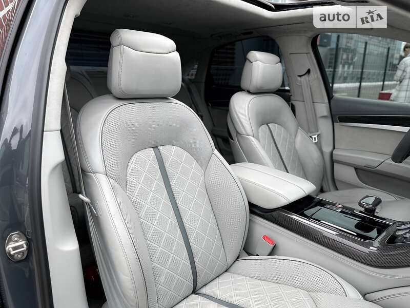 Седан Audi S8 2016 в Києві