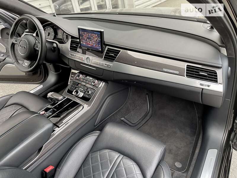 Седан Audi S8 2013 в Києві