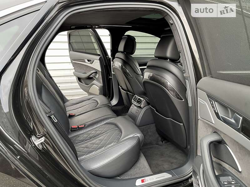 Седан Audi S8 2013 в Києві