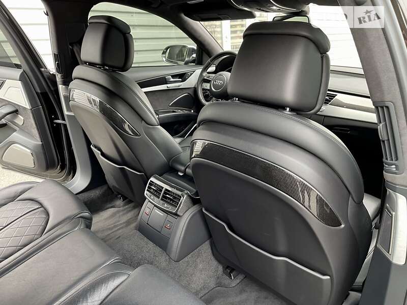 Седан Audi S8 2013 в Києві