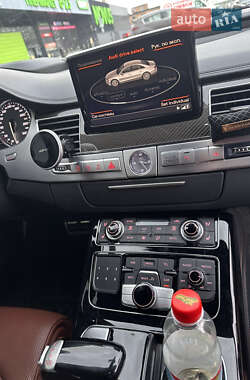 Седан Audi S8 2014 в 